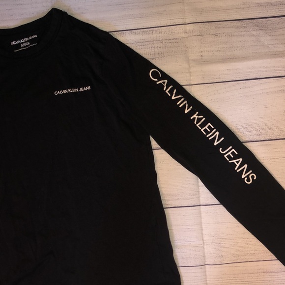 Calvin Klein Jeans Long Sleeve NWOT - Picture 2 of 4